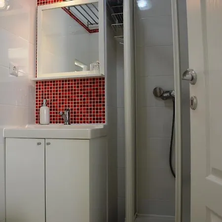 New In Center Of Apartment