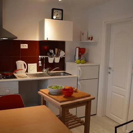 Apartment New In Center Of Porec